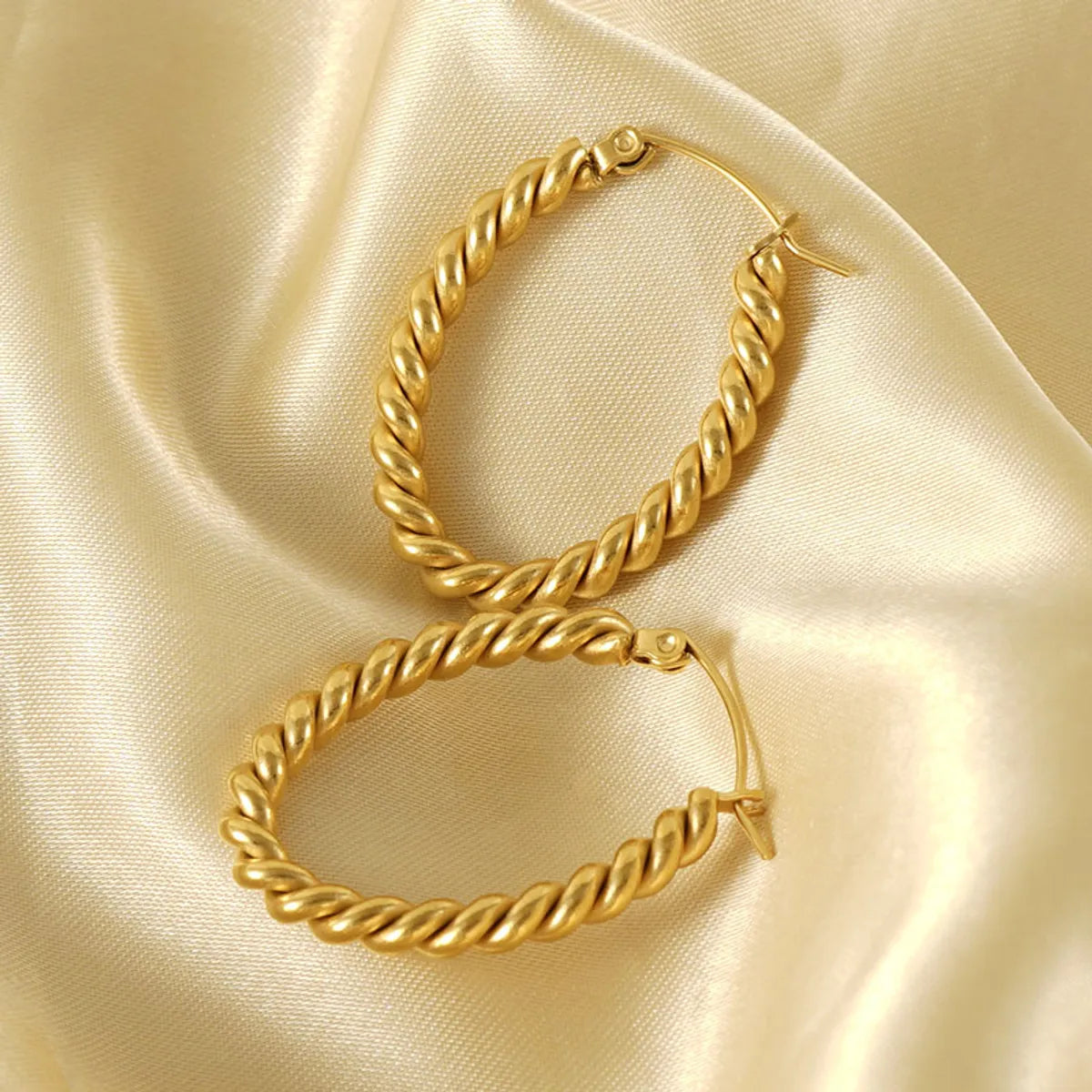 1 Pair Modern Style Simple Style Spiral Stripe Plating Stainless Steel 18k Gold Plated Hoop Earrings