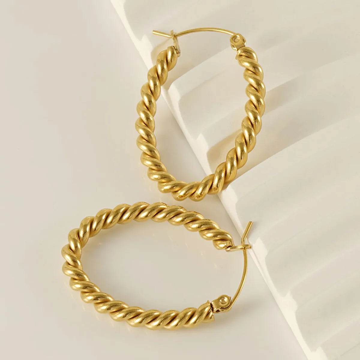 1 Pair Modern Style Simple Style Spiral Stripe Plating Stainless Steel 18k Gold Plated Hoop Earrings