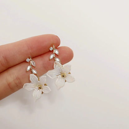 1 Pair Modern Style Sweet Flower Plating Inlay Alloy Rhinestones 14K Gold Plated Drop Earrings