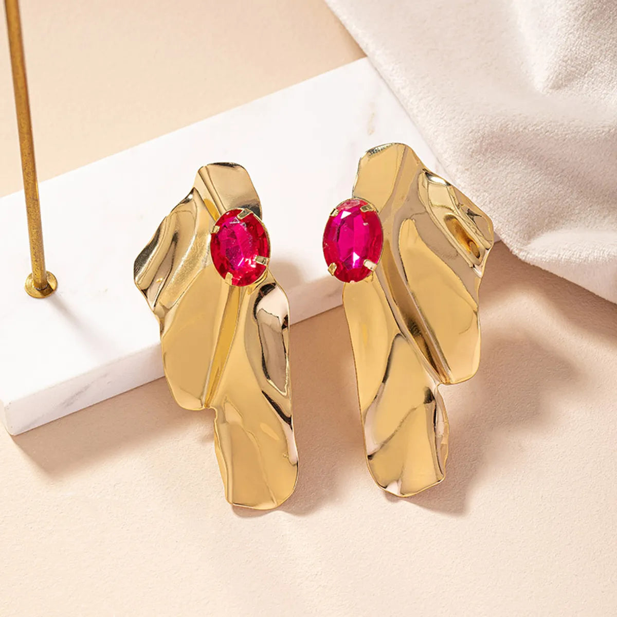 1 Pair Nordic Style Retro Exaggerated Irregular Geometric Plating Alloy Gem Gold Plated Ear Studs