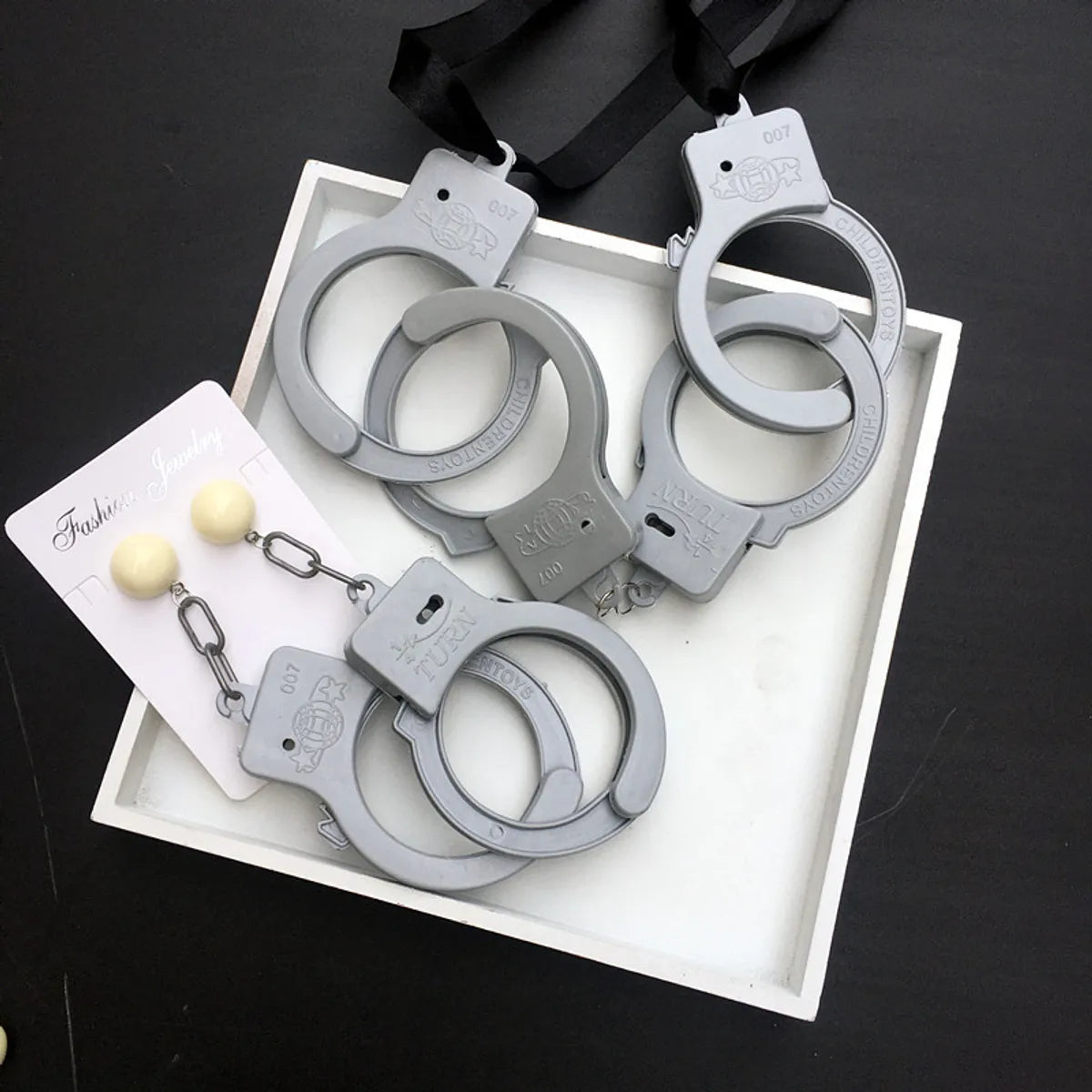 1 Pair Novelty Handcuffs Resin Women's Earrings