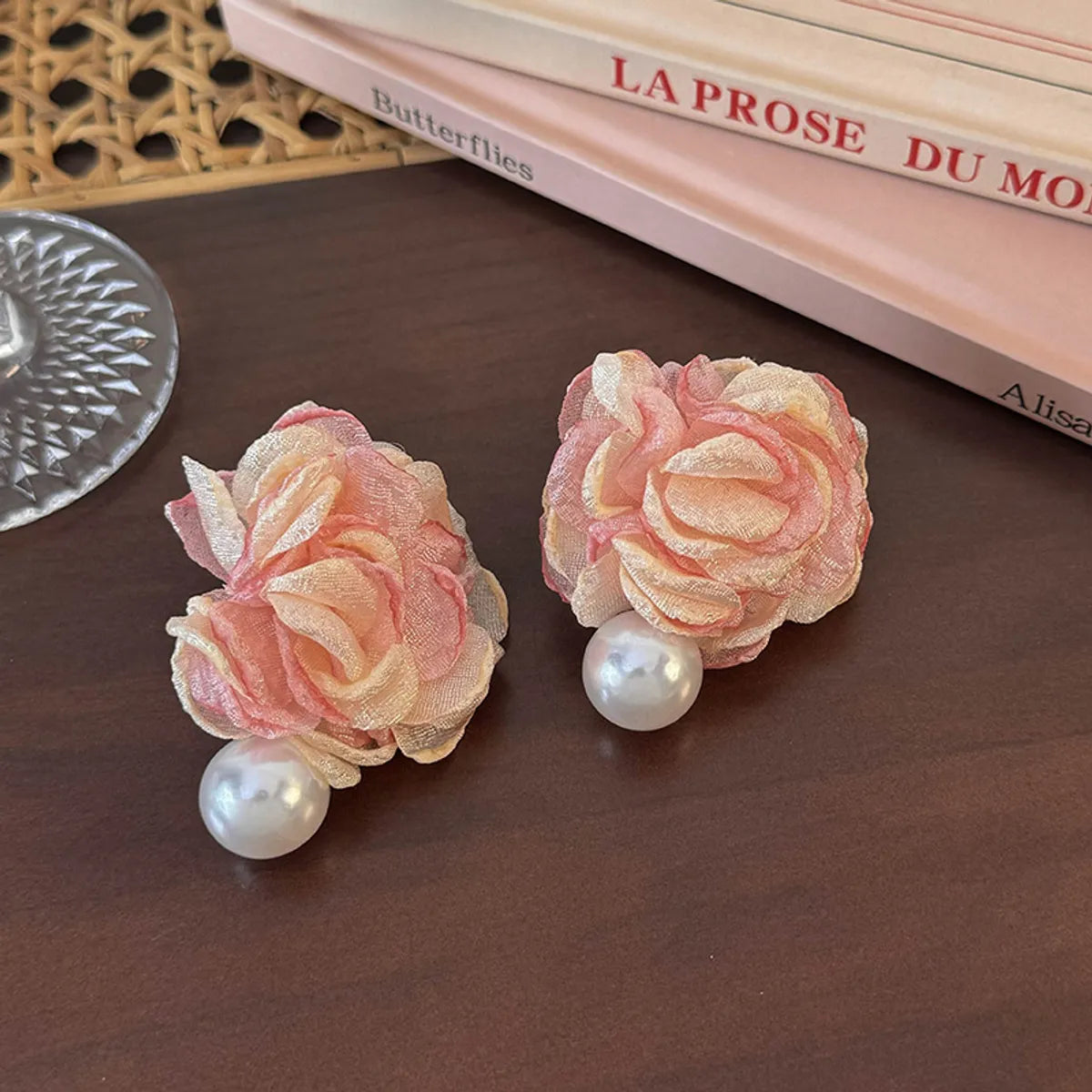 1 Pair Princess Flower Imitation Pearl Cloth Ear Studs