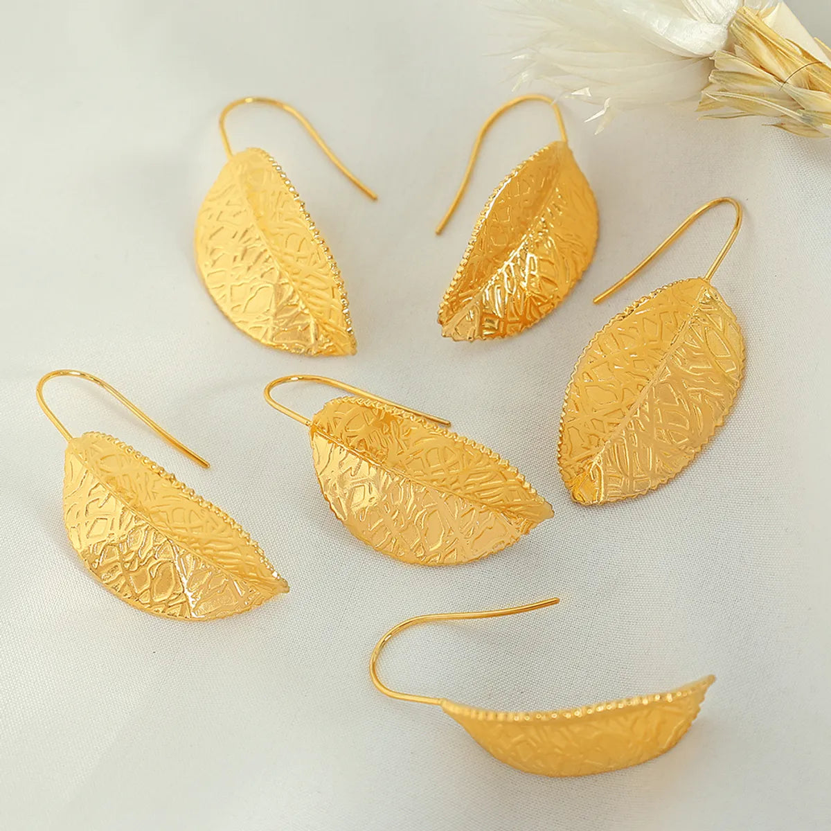 1 Pair Retro Artistic Leaves Plating 304 Stainless Steel 18K Gold Plated Ear Hook