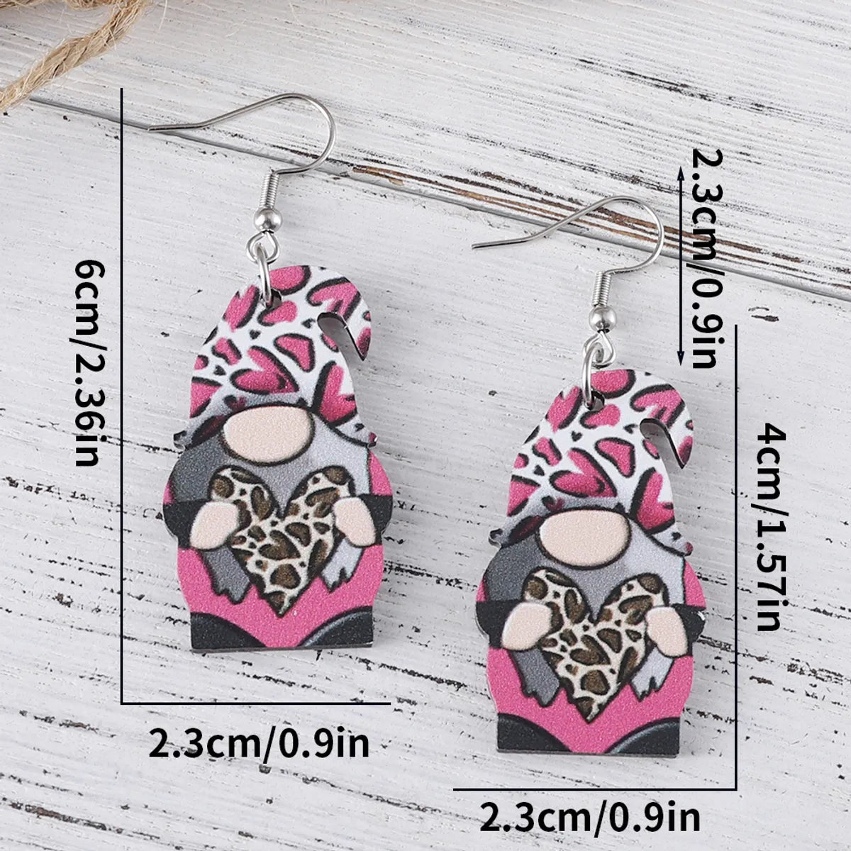 1 Pair Retro Cartoon Character Heart Shape Football Wood Drop Earrings