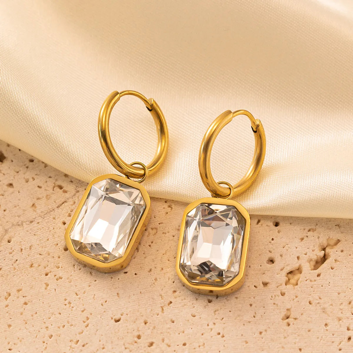 1 Pair Retro Classic Style Geometric Solid Color Plating Inlay Titanium Steel Artificial Rhinestones 18k Gold Plated Drop Earrings