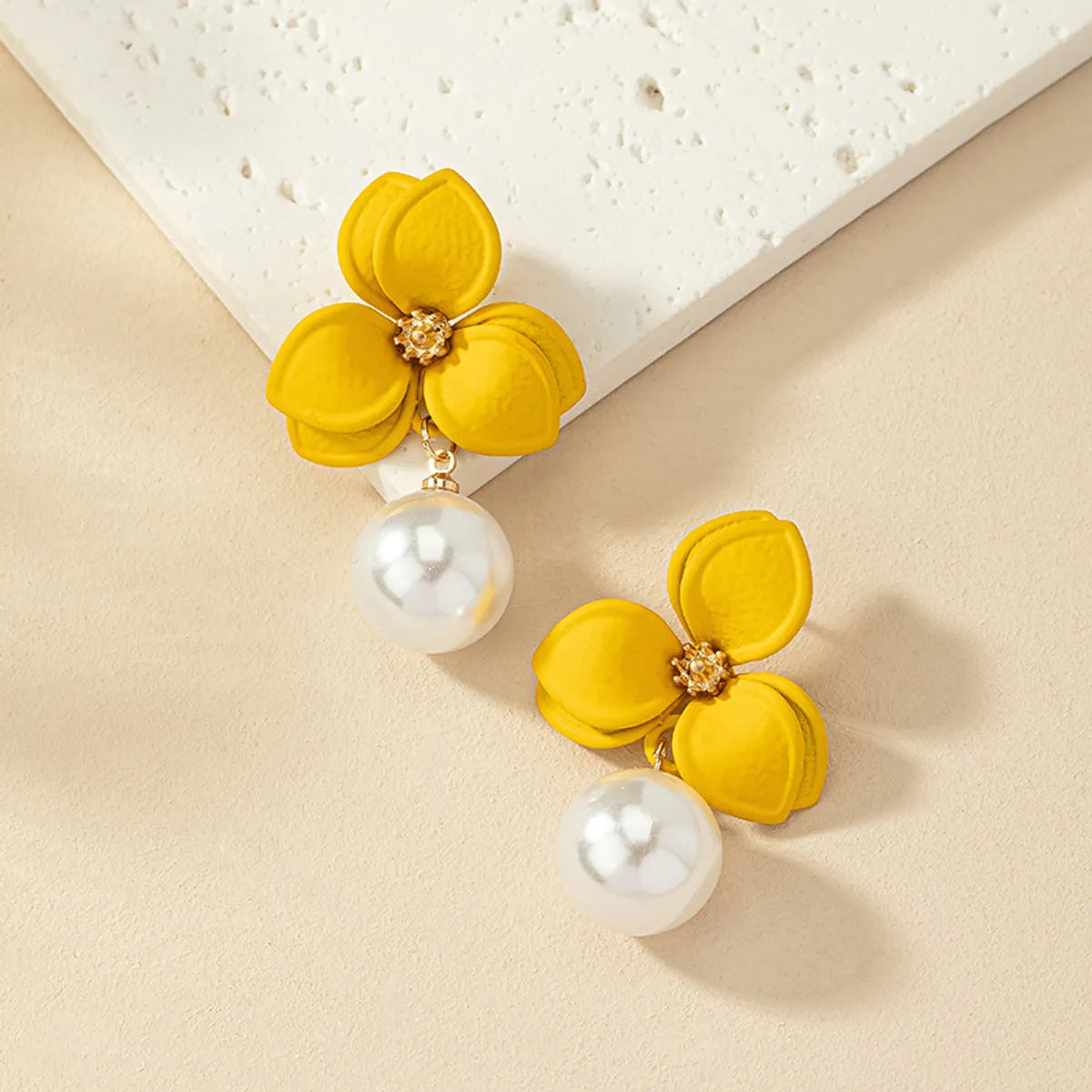 1 Pair Retro Commute Flower Inlay Alloy Pearl Drop Earrings