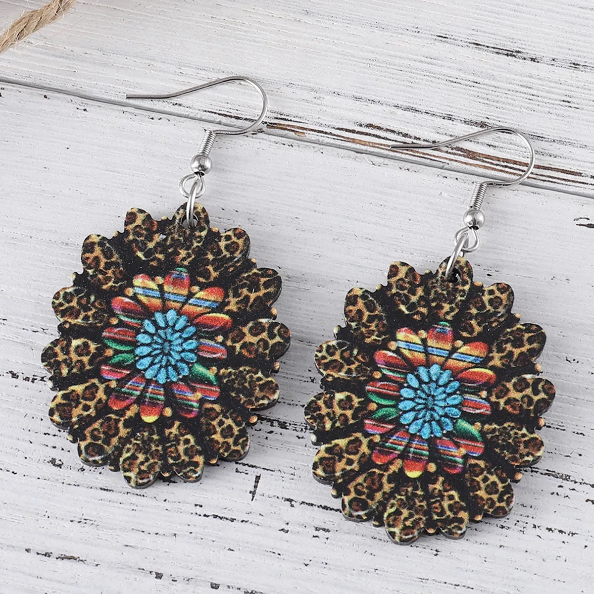 1 Pair Retro Ethnic Style Sunflower Wood Drop Earrings