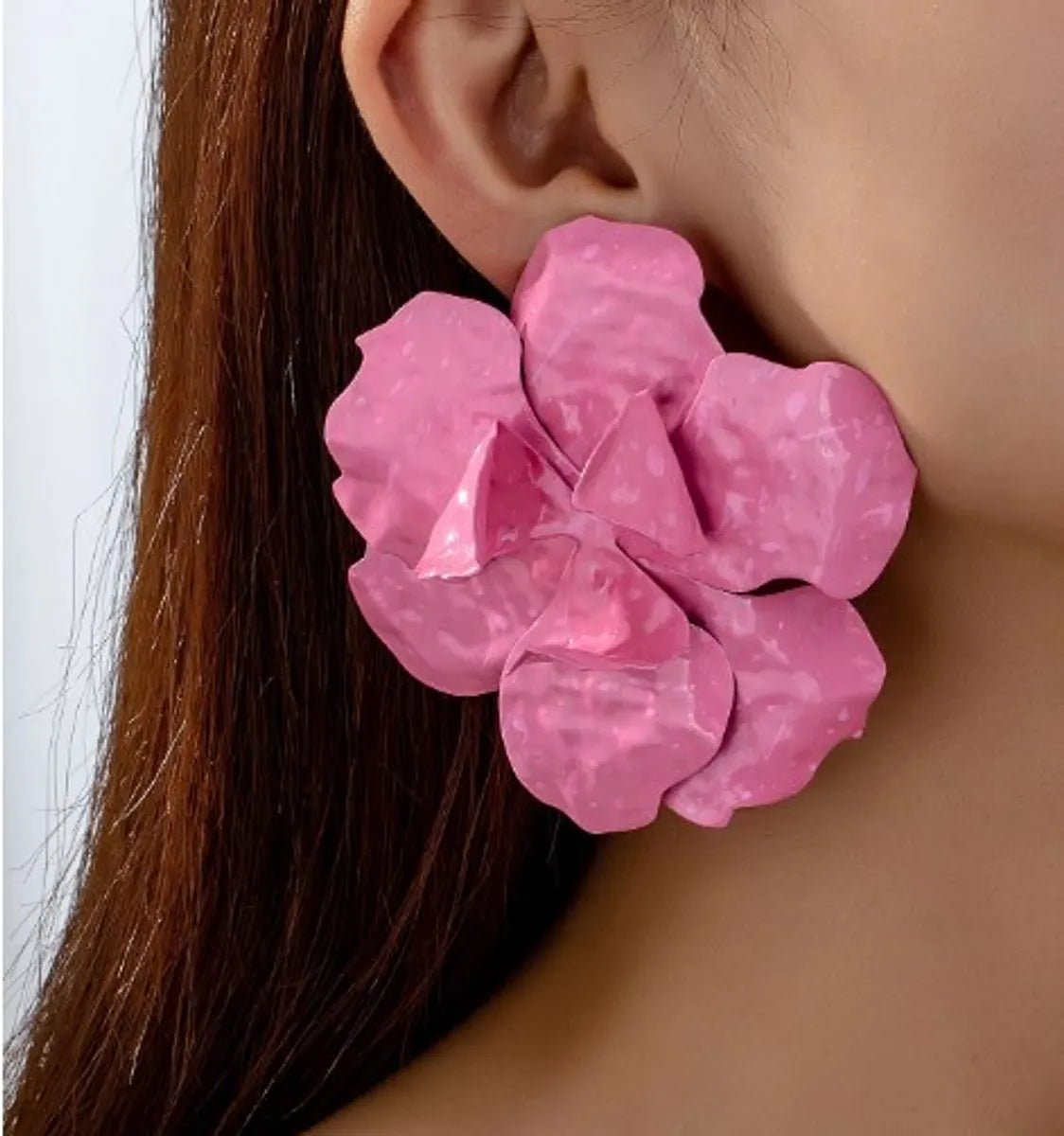 1 Pair Retro Exaggerated Flower Lacquer Painting Pleated Synthetic Resin Titanium Steel Iron Gold Plated Ear Studs