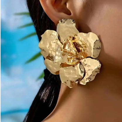 1 Pair Retro Exaggerated Flower Lacquer Painting Pleated Synthetic Resin Titanium Steel Iron Gold Plated Ear Studs