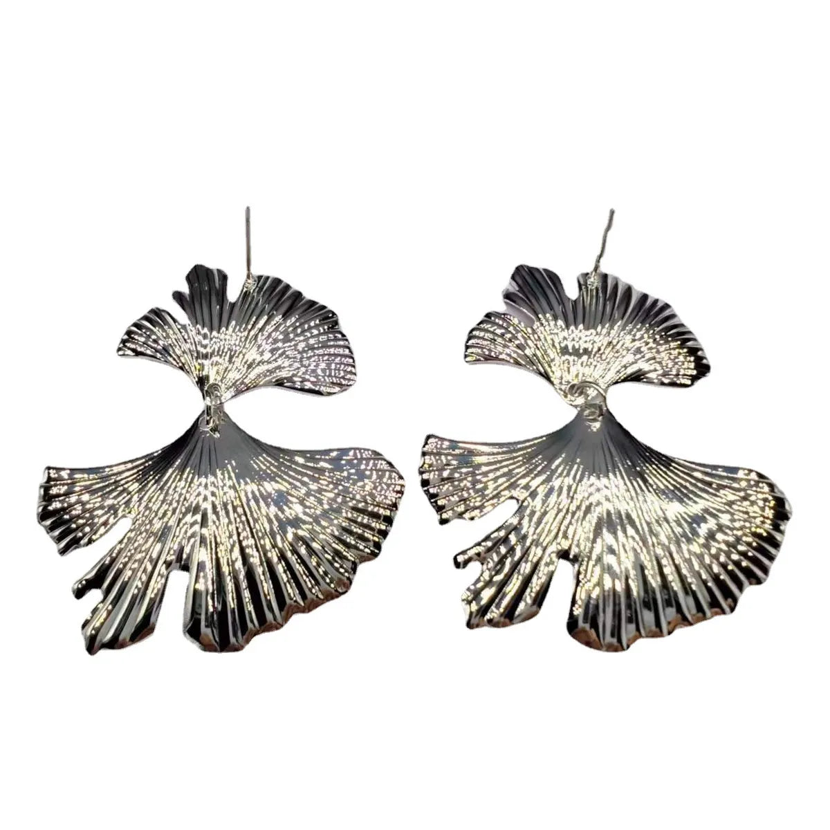 1 Pair Retro Exaggerated Leaf Plating Iron Earrings