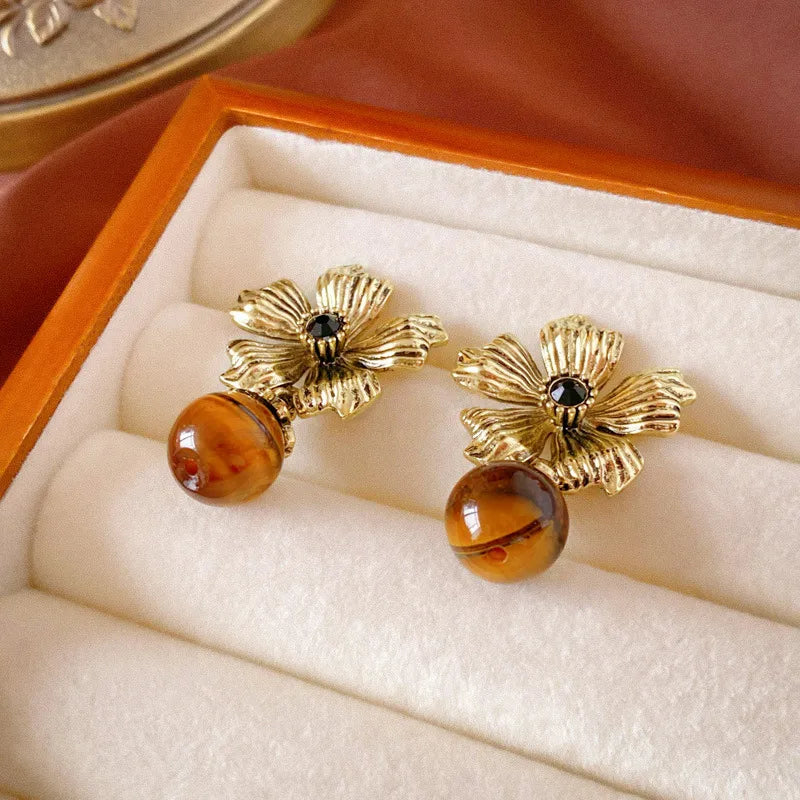 1 Pair Retro Exaggerated Leaves Flower Inlay Alloy Tiger Eye Drop Earrings