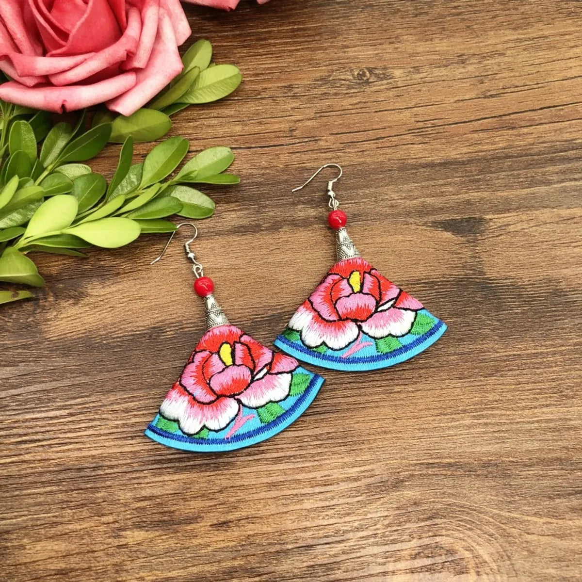 1 Pair Retro Floral Embroidery Alloy Drop Earrings