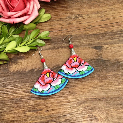 1 Pair Retro Floral Embroidery Alloy Drop Earrings