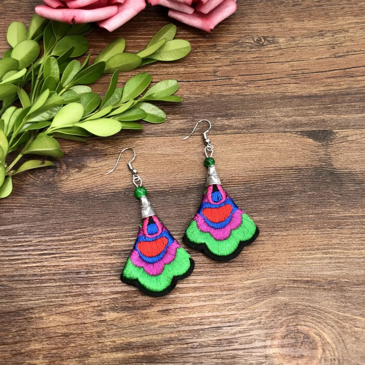 1 Pair Retro Floral Embroidery Alloy Drop Earrings