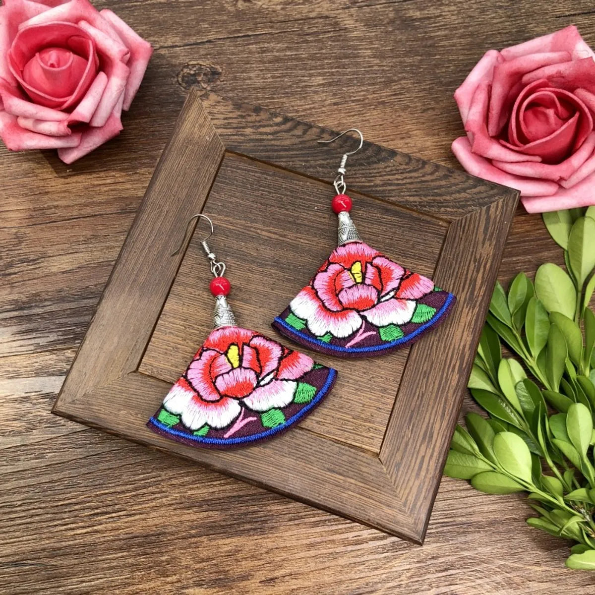 1 Pair Retro Floral Embroidery Alloy Drop Earrings