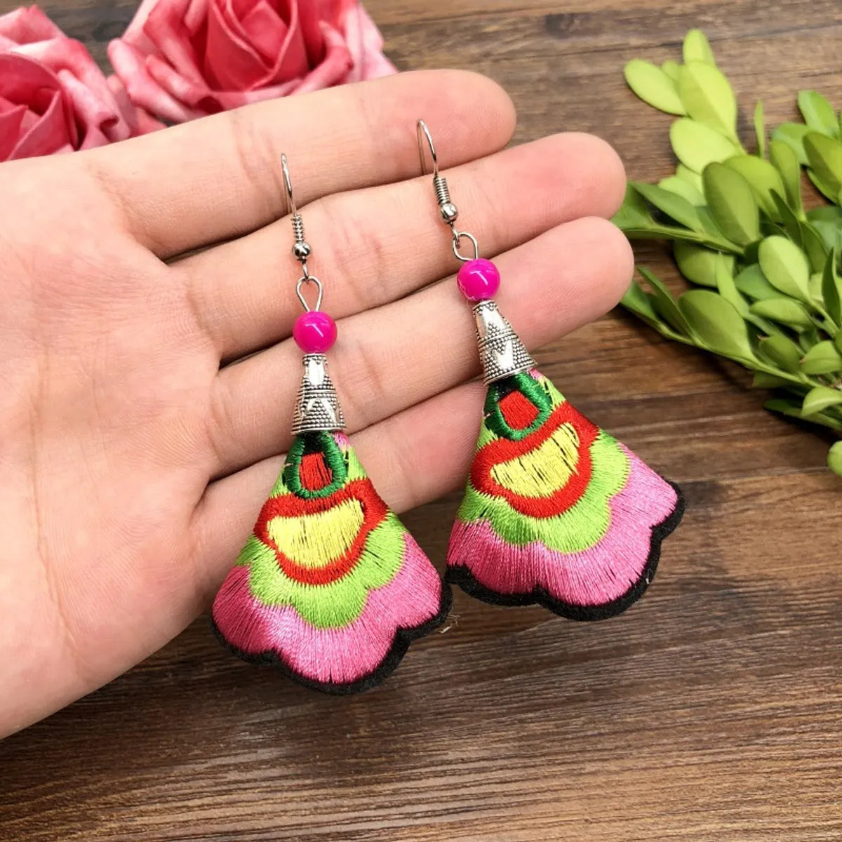 1 Pair Retro Floral Embroidery Alloy Drop Earrings