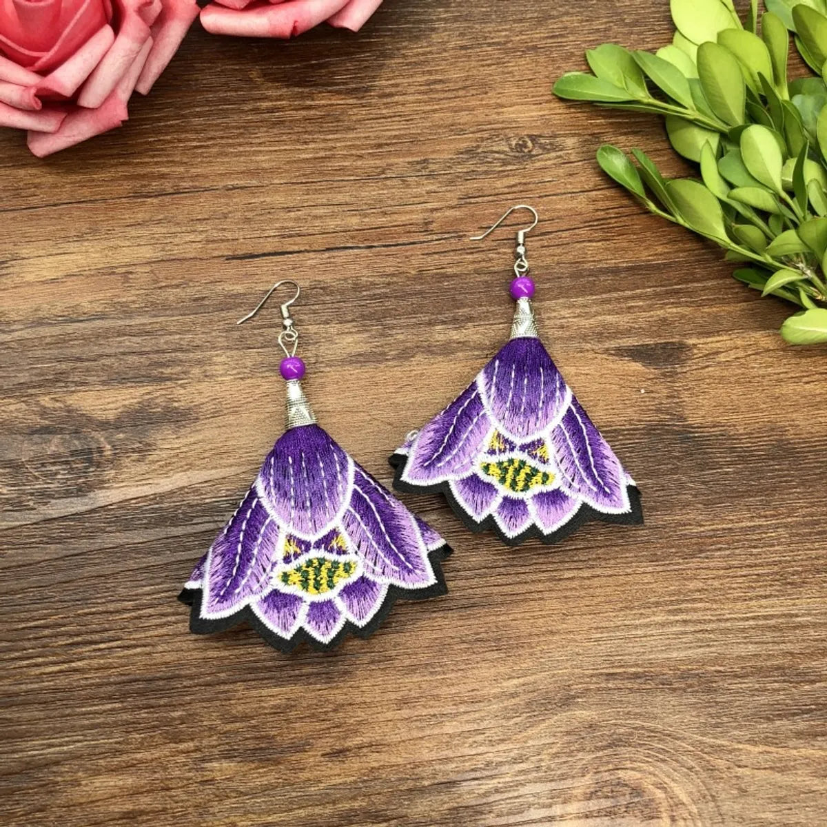 1 Pair Retro Floral Embroidery Alloy Drop Earrings