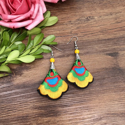 1 Pair Retro Floral Embroidery Alloy Drop Earrings