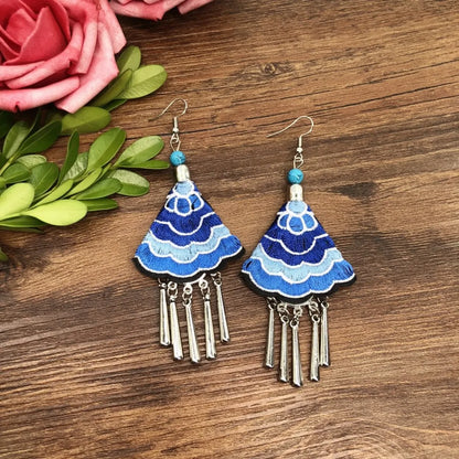 1 Pair Retro Floral Embroidery Alloy Drop Earrings