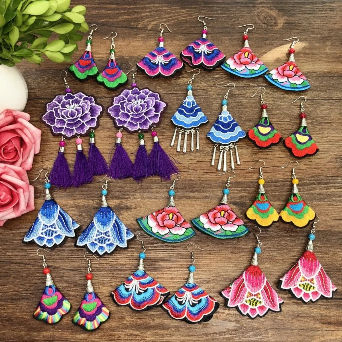 1 Pair Retro Floral Embroidery Alloy Drop Earrings