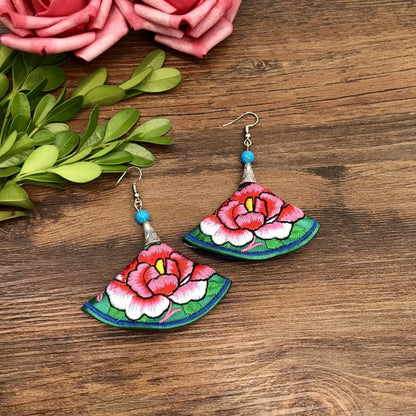 1 Pair Retro Floral Embroidery Alloy Drop Earrings