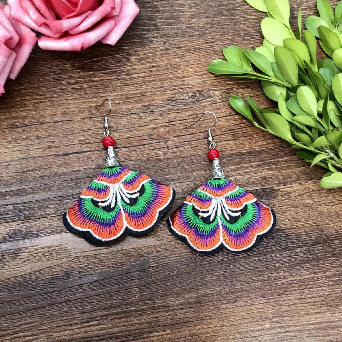 1 Pair Retro Floral Embroidery Alloy Drop Earrings