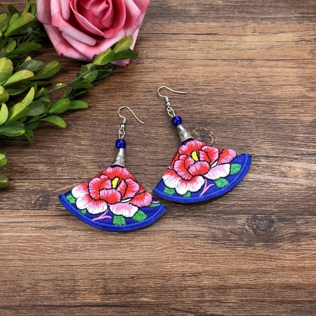 1 Pair Retro Floral Embroidery Alloy Drop Earrings