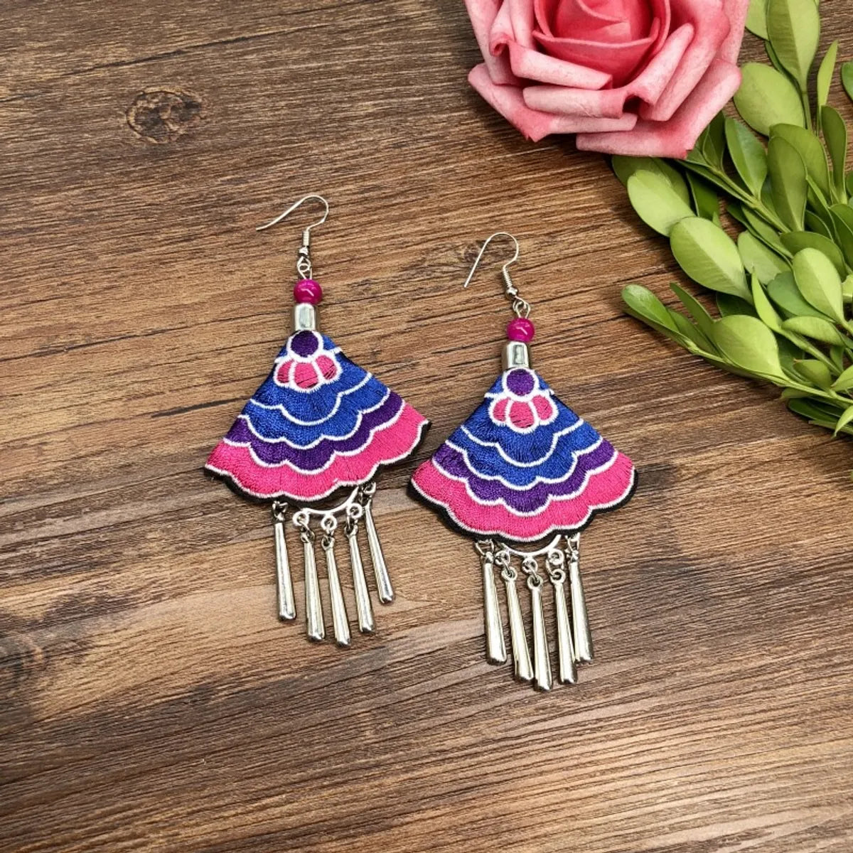 1 Pair Retro Floral Embroidery Alloy Drop Earrings