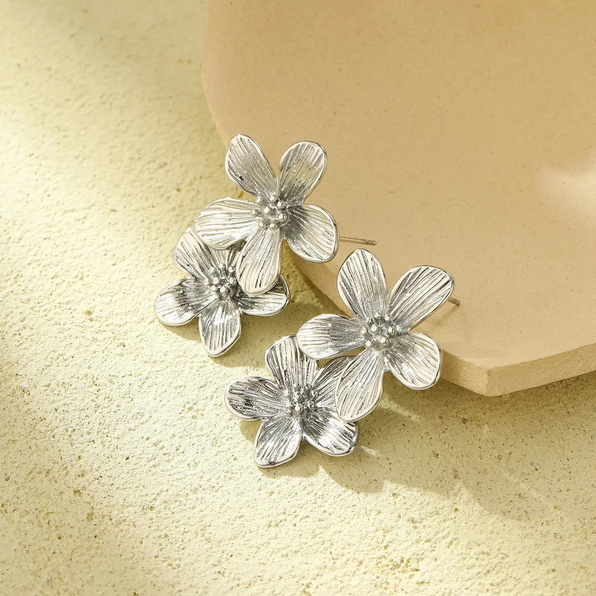 1 Pair Retro Flower 304 Stainless Steel Ear Studs