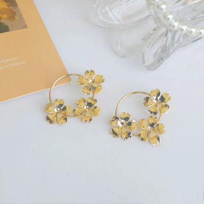 1 Pair Retro Flower Alloy Women's Earrings