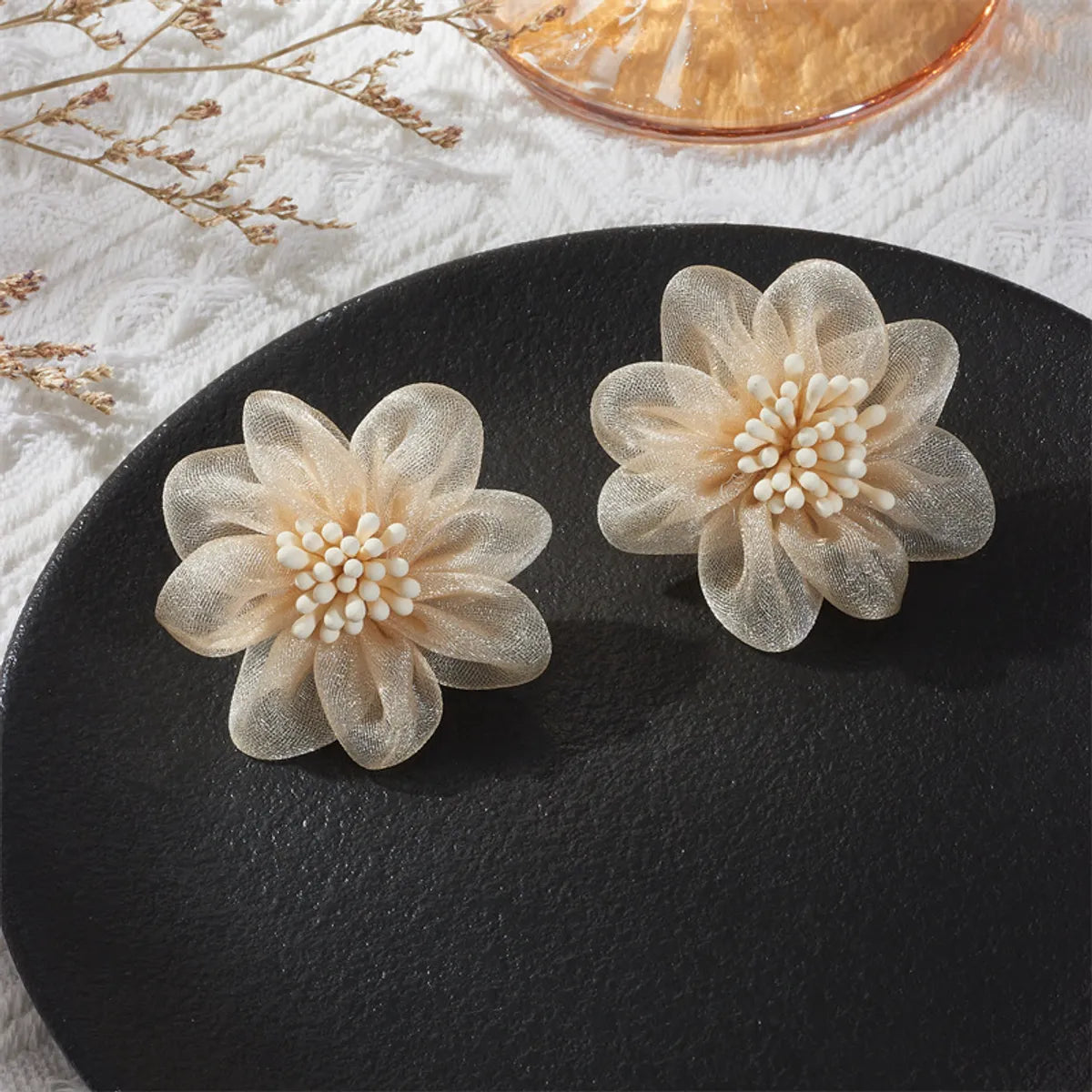 1 Pair Retro Flower Cloth Ear Studs