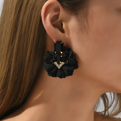 1 Pair Retro Flower Cloth Inlay Rhinestones Women'S Ear Studs