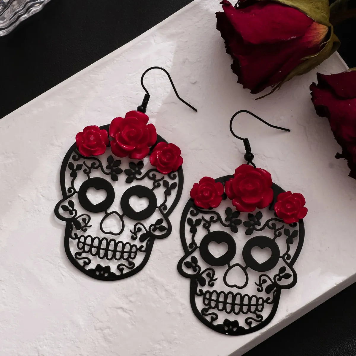 1 Pair Retro Flower Hollow Out Alloy Drop Earrings