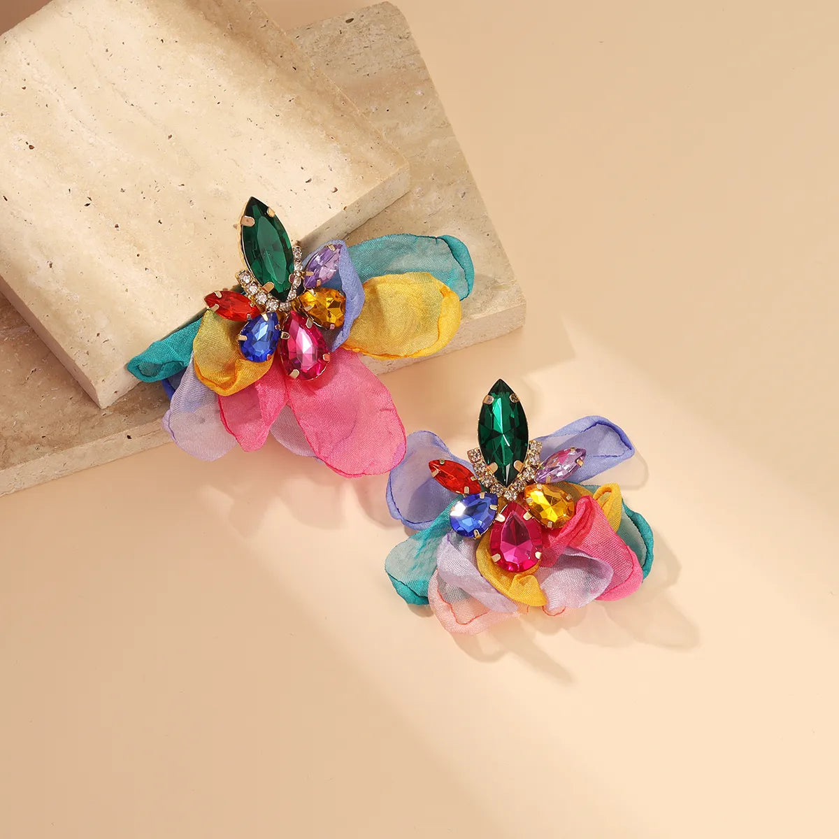 1 Pair Retro Flower Inlay Alloy Rhinestones Ear Studs