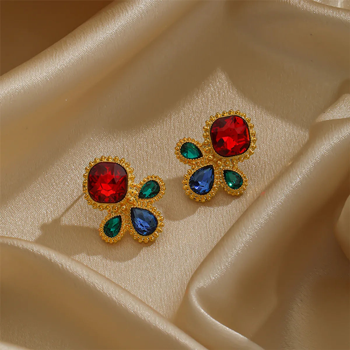 1 Pair Retro Flower Plating Inlay Copper Zircon 18k Gold Plated Ear Studs