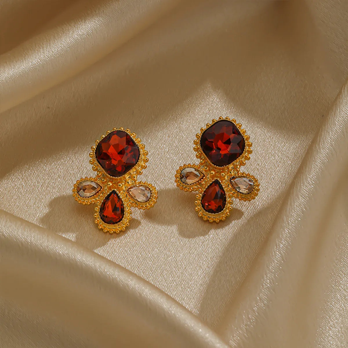 1 Pair Retro Flower Plating Inlay Copper Zircon 18k Gold Plated Ear Studs