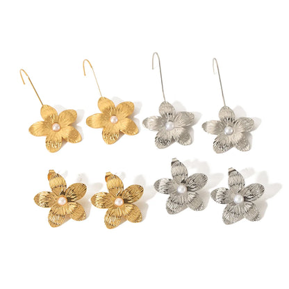 1 Pair Retro Flower Polishing Plating Stainless Steel 18k Gold Plated Ear Studs