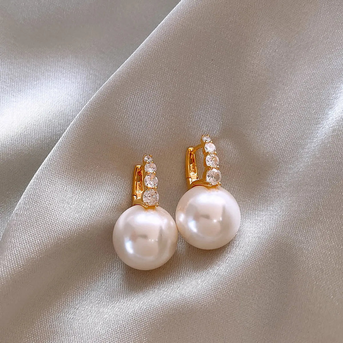 1 Pair Retro French Style IG Style Geometric Inlay Alloy Titanium Steel Artificial Pearls Zircon Drop Earrings Earrings Ear Studs