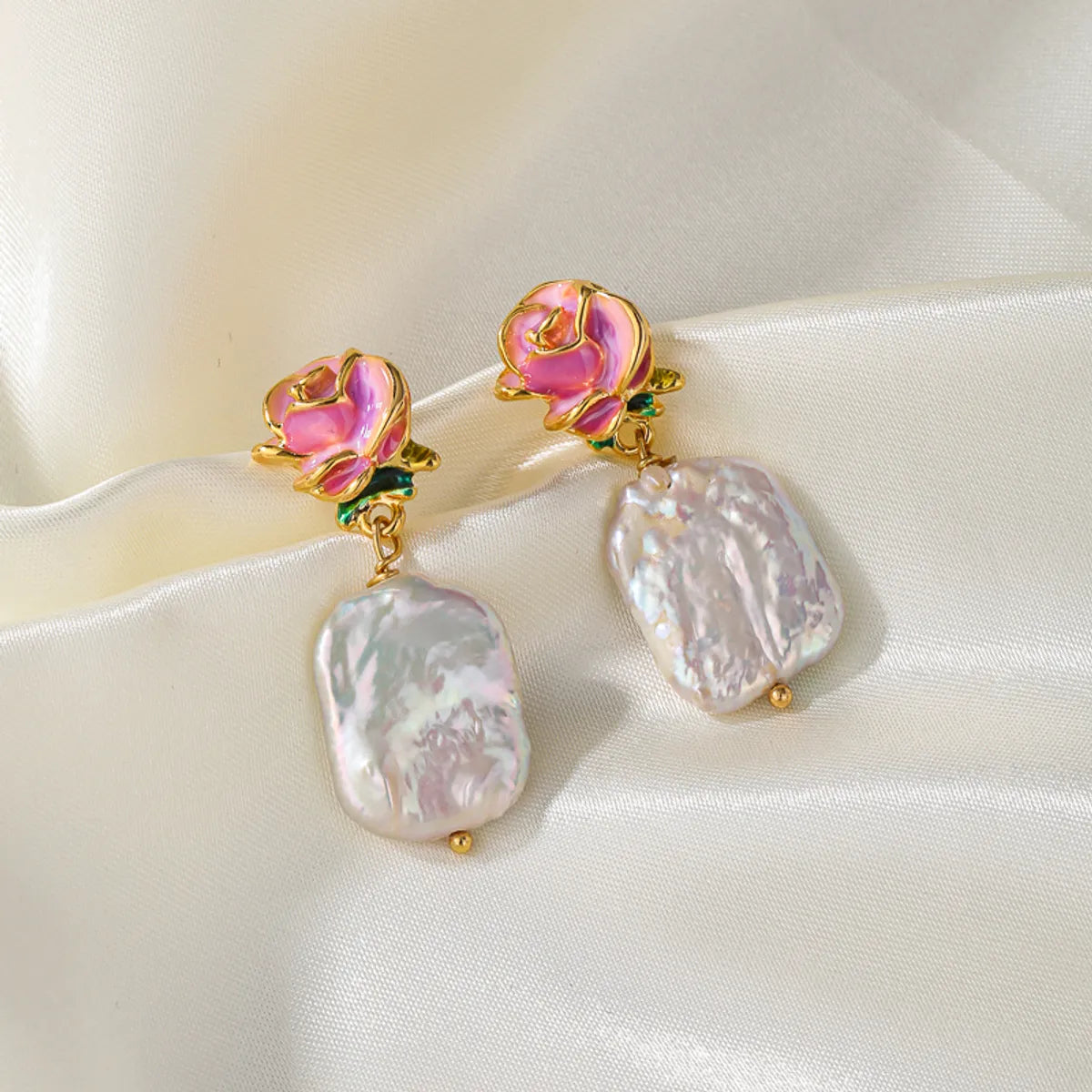 1 Pair Retro French Style Irregular Flower Enamel Plating Freshwater Pearl Copper 18k Gold Plated Drop Earrings