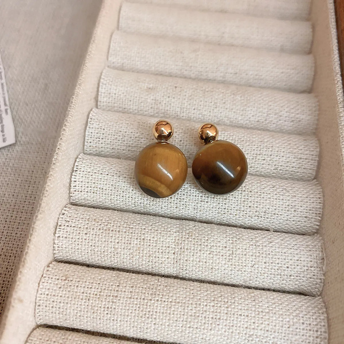 1 Pair Retro French Style Irregular Geometric Oval Inlay Copper Imitation Pearl Tiger Eye Drop Earrings Ear Studs