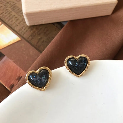 1 Pair Retro Heart Shape Alloy Plating Resin Women's Ear Studs