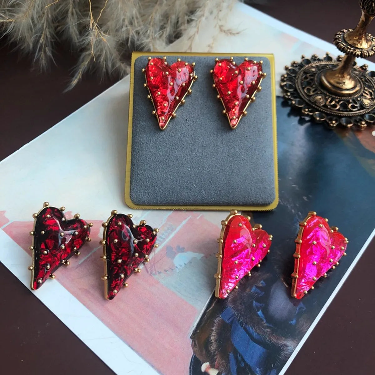 1 Pair Retro Heart Shape Alloy Plating Resin Women's Earrings