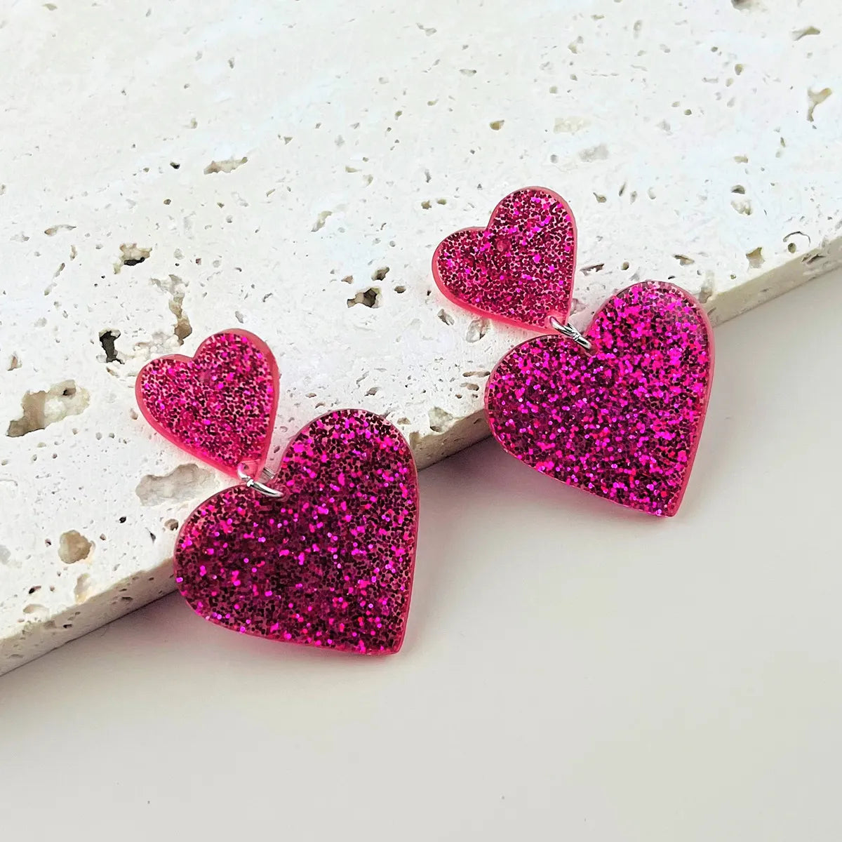 1 Pair Retro Heart Shape Printing Arylic Drop Earrings