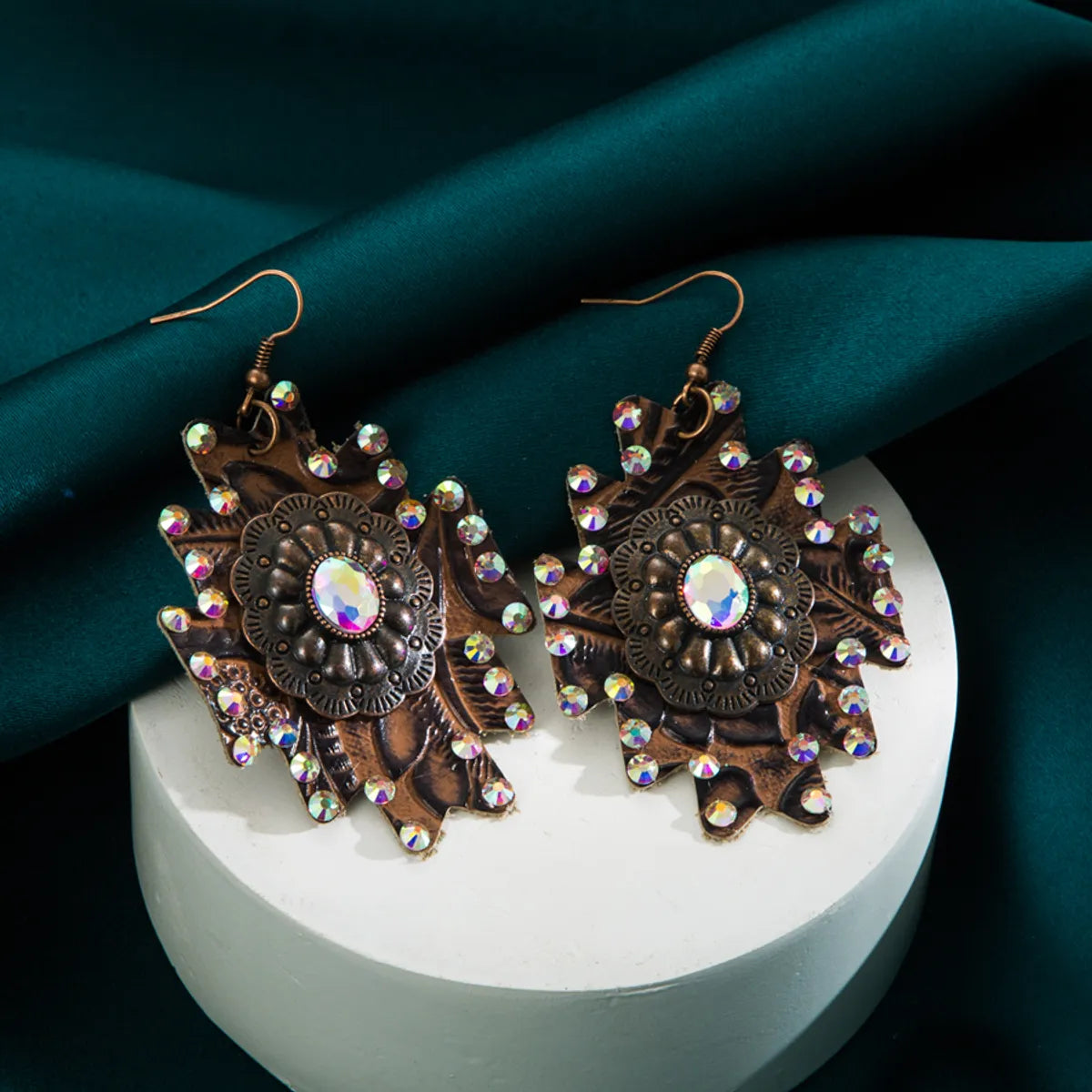 1 Pair Retro Irregular Inlay Pu Leather Alloy Rhinestones Drop Earrings