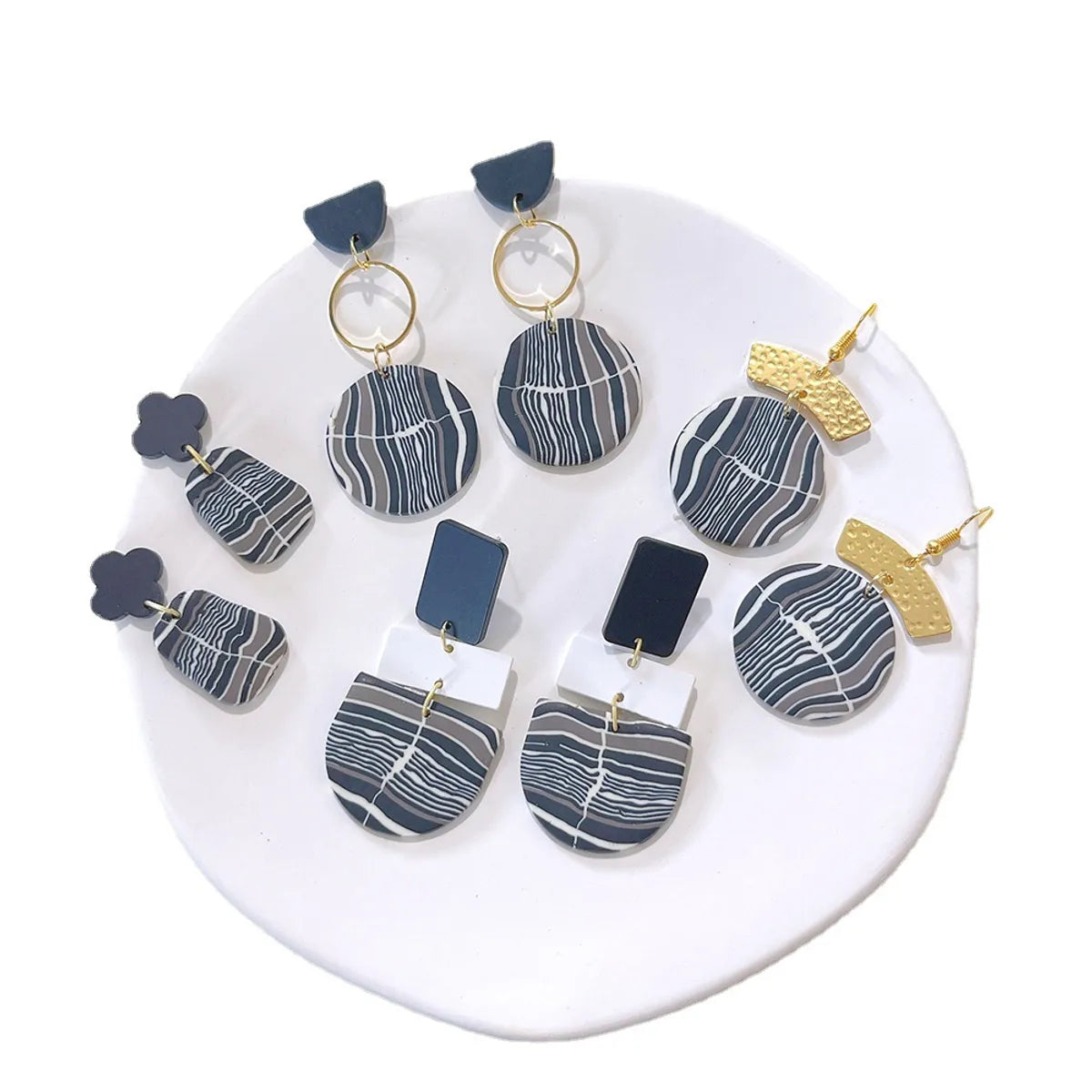 1 Pair Retro Irregular Leaf Stripe Soft Clay Patchwork Women's Drop Earrings