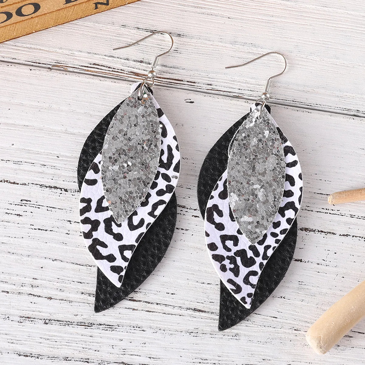 1 Pair Retro Leopard Sequins Layered Pu Leather Drop Earrings