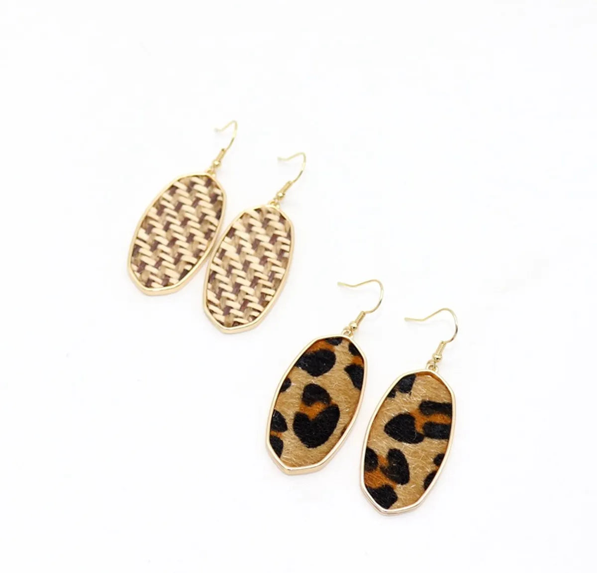 1 Pair Retro Oval Leopard Alloy Straw Inlay Pu Turquoise Shell Women's Drop Earrings