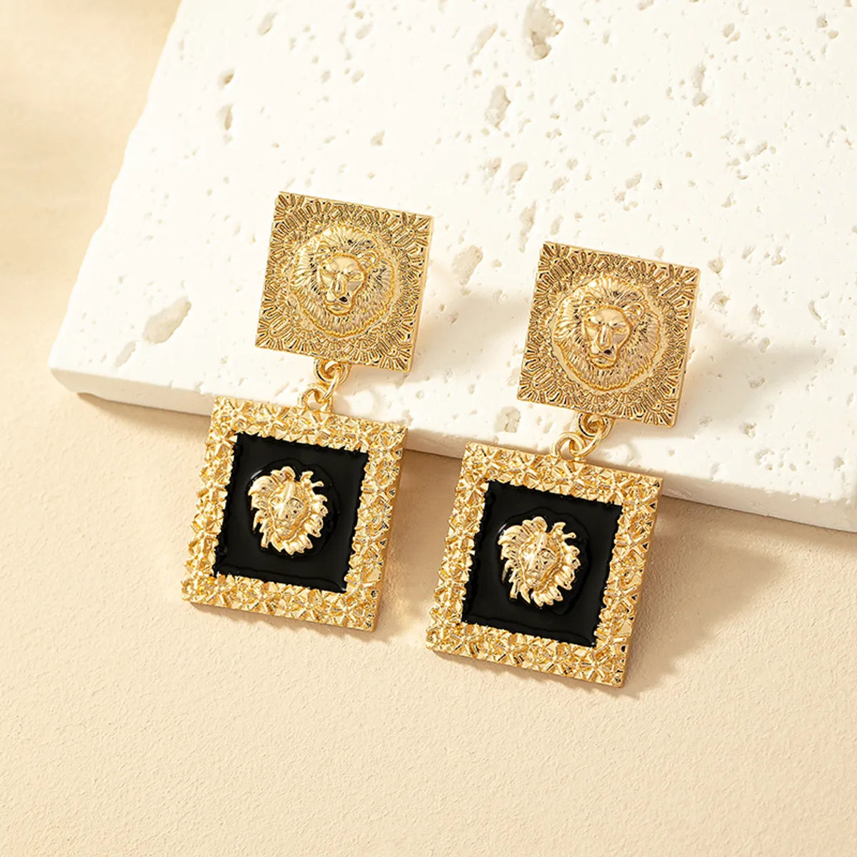 1 Pair Retro Roman Style Quadrilateral Lion Patchwork Alloy Drop Earrings