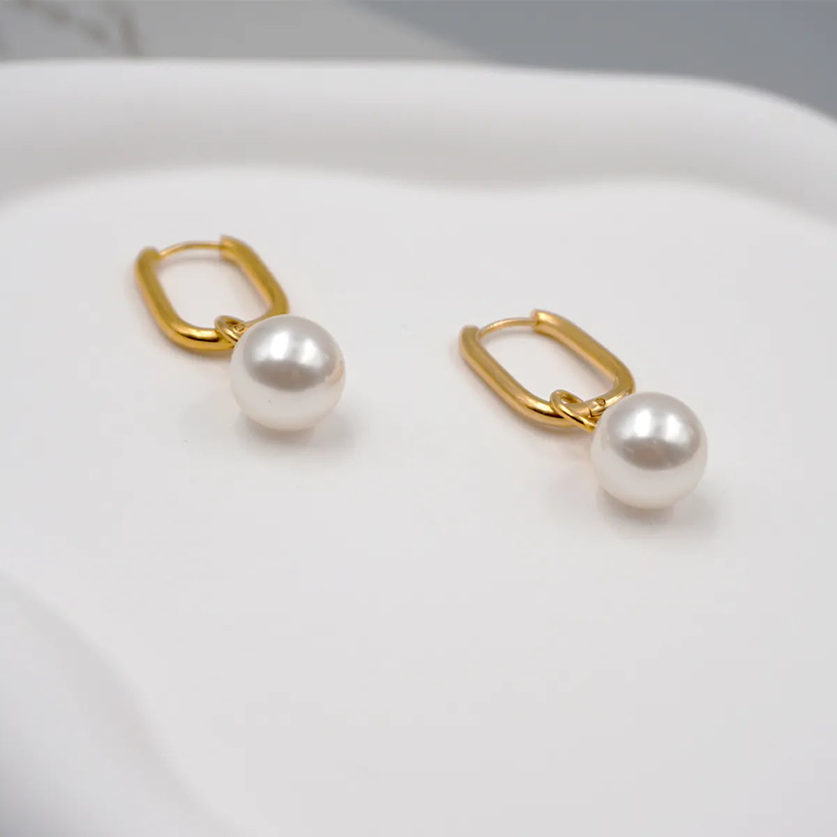 1 Pair Retro Round Freshwater Pearl Titanium Steel Pearl Drop Earrings