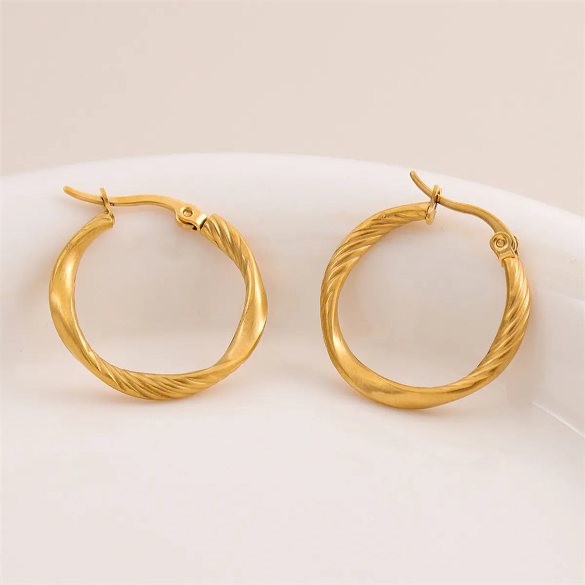 1 Pair Retro Round Plating Stainless Steel 18k Gold Plated Hoop Earrings